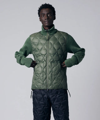 オリーブ/モデル身長 184cm/着用サイズ L