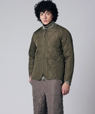 ダークオリーブ/モデル身長 180cm/着用サイズ L