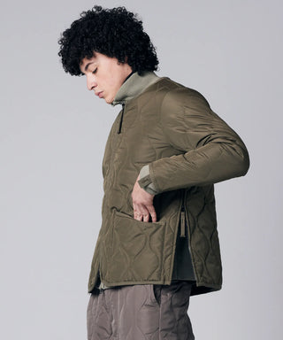 ダークオリーブ/モデル身長 180cm/着用サイズ L