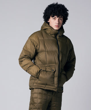 オリーブ/モデル身長 180cm/着用サイズ L