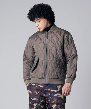 ダークカーキ/モデル身長 180cm/着用サイズ L