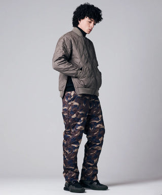 ダークカーキ/モデル身長 180cm/着用サイズ L