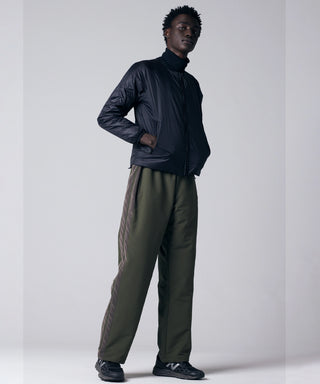 パープル×ブラック(裏側)/モデル身長 184cm/着用サイズ L