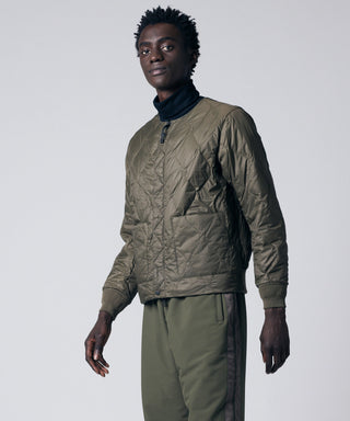 D.セージグリーン×D.オリーブ/モデル身長 184cm/着用サイズ L