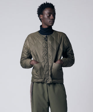 D.セージグリーン×D.オリーブ/モデル身長 184cm/着用サイズ L