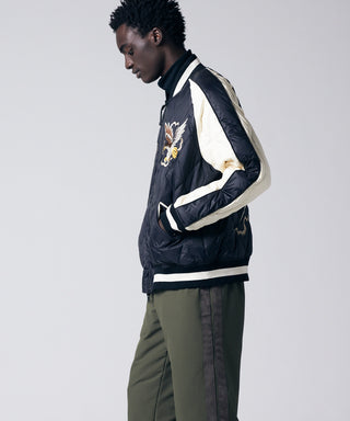 ブラック/オフホワイト×ブラック/D.パープル/モデル身長 184cm/着用サイズ L