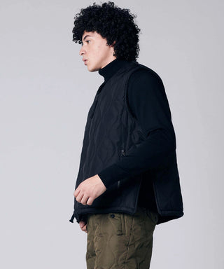 ブラック×ブラック/モデル身長 180cm/着用サイズ L