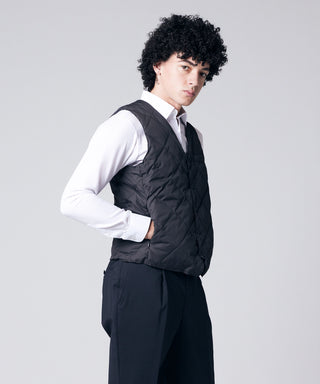 ブラック(表側)/モデル身長 180cm/着用サイズ L