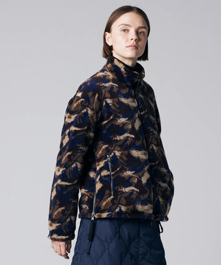 ブラック×プリントカモ(ボア面)/モデル身長 171cm/着用サイズ XS