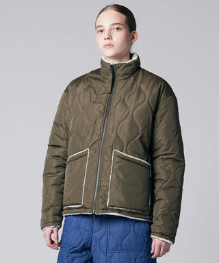 ダークオリーブ×クリーム(ダウン面)/モデル身長 170cm/着用サイズ XS