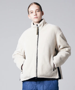 ダークオリーブ×クリーム(ボア面)/モデル身長 170cm/着用サイズ XS