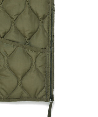 左右脇のファスナースリット