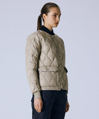 グレーベージュ/モデル身長 166cm/着用サイズ M