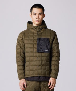 ダークオリーブ/モデル身長 180cm/着用サイズ L