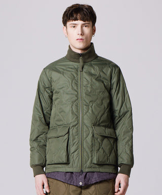 オリーブ/モデル身長 178cm/着用サイズ L