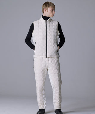 オフホワイト/モデル身長 178cm/着用サイズ L