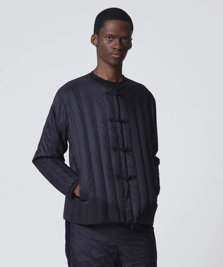 ブラック×ブラック(表側)/モデル身長 184cm/着用サイズ L