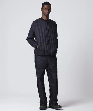 ブラック×ブラック(表側)/モデル身長 184cm/着用サイズ L