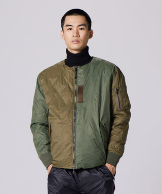 クレイジーオリーブ×ブラック(表側)/モデル身長 180cm/着用サイズ L