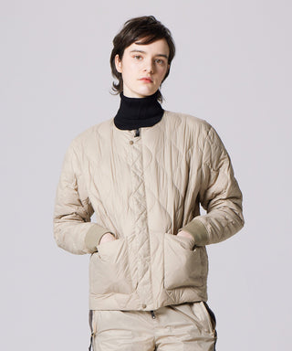 オリーブ×ベージュ(裏側)/モデル身長 169cm/着用サイズ XS