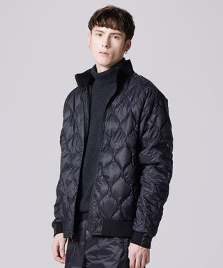 ブラック(ブラック)(裏側)/モデル身長 178cm/着用サイズ L