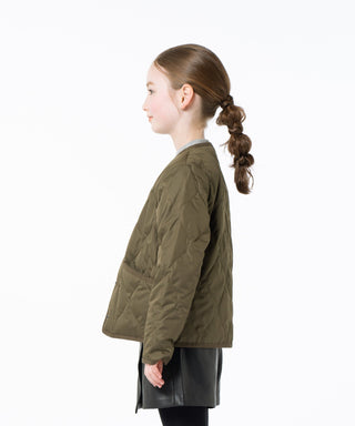 ダークオリーブ/モデル身長 135cm/着用サイズ 140