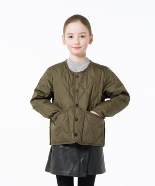 ダークオリーブ/モデル身長 135cm/着用サイズ 140