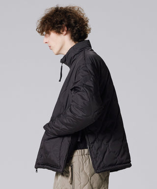 ブラック×ブラック(ダウン面)/モデル身長 183cm/着用サイズ L