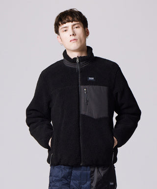 ブラック×ブラック(ボア面)/モデル身長 178cm/着用サイズ L