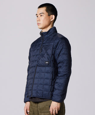 ダークネイビー×ダークベージュ(ダウン面)/モデル身長 180cm/着用サイズ L