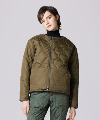 ダークオリーブ×クリーム(ダウン面)/モデル身長 169cm/着用サイズ M