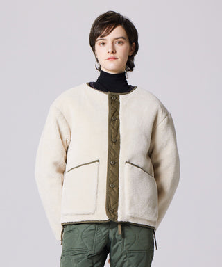 ダークオリーブ×クリーム(ボア面)/モデル身長 169cm/着用サイズ M