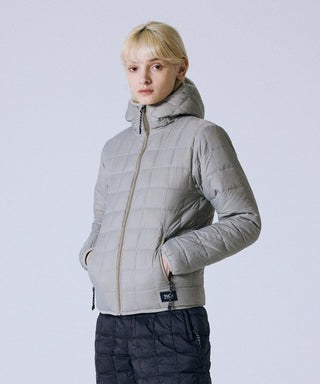 ライトグレー×ベージュ(ダウン面)/モデル身長 167cm/着用サイズ XS