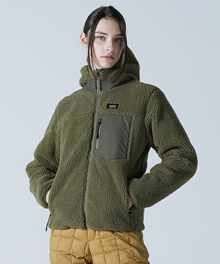 オリーブ×ダークオリーブ(ボア面)/モデル身長 166cm/着用サイズ XS