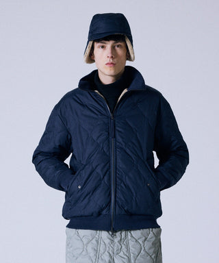 ダークネイビー×ベージュ/モデル身長 178cm/着用サイズ L