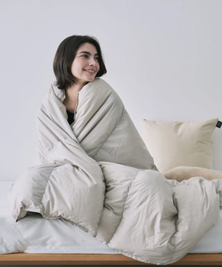 ルームダウン  超軽量 800FP 羽毛布団 ダウン増量150% クッションカバー付き（セミダブルサイズ〜）<TAION-H210W145-DICSP>