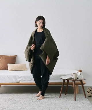 <ルームダウン> ダウン膝掛け クッションカバー付き（ブランケットサイズ）<TAION-H105W145-DIC>