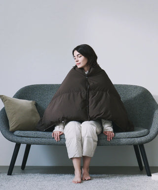 <ルームダウン> ダウン膝掛け クッションカバー付き（ブランケットサイズ）<TAION-H105W145-DIC>