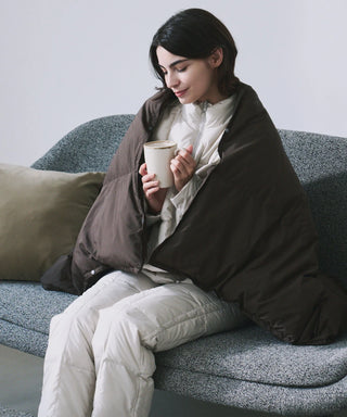 <ルームダウン> ダウン膝掛け クッションカバー付き（ブランケットサイズ）<TAION-H105W145-DIC>