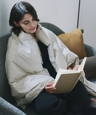 <ルームダウン> ダウン膝掛け クッションカバー付き（ブランケットサイズ）<TAION-H105W145-DIC>