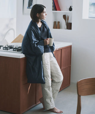 <ルームダウン> ダウン膝掛け クッションカバー付き（ブランケットサイズ）<TAION-H105W145-DIC>