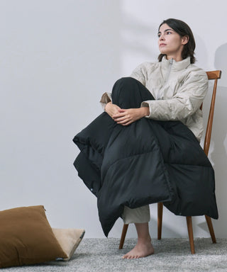 <ルームダウン> ダウン膝掛け クッションカバー付き（ブランケットサイズ）<TAION-H105W145-DIC>