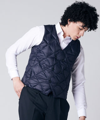 ネイビー／モデル身長 180cm／着用サイズ L