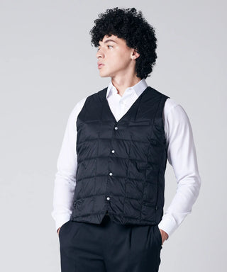 ブラック／モデル身長 180cm／着用サイズ L