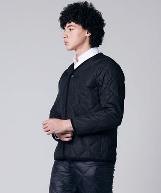 ブラック／モデル身長 180cm／着用サイズ L