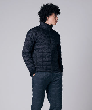 ブラック／モデル身長 180cm／着用サイズ L