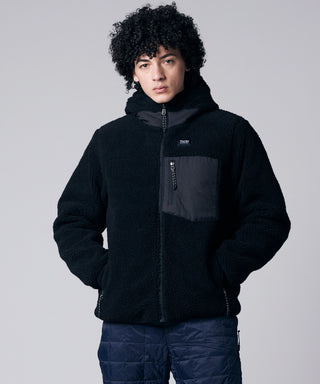ダークネイビー×ブラック／モデル身長 180cm／着用サイズ L