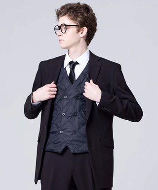 ブラック／モデル身長 182cm／着用サイズ L