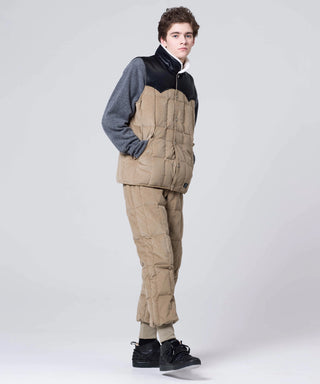 カーキ／モデル身長 182cm／着用サイズ L