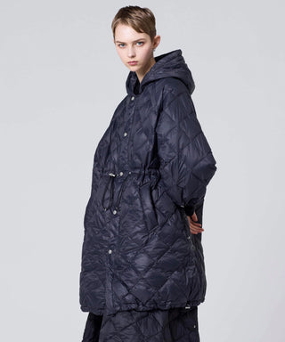ダークネイビー／モデル身長 171cm／着用サイズ ONESIZE